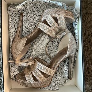 trinity adrianna papell